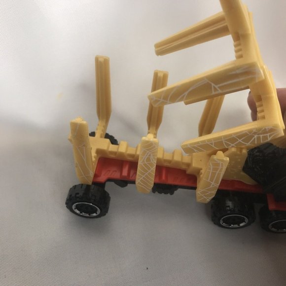 FIEND STINGER Semi Matchbox Toy By Mattel 2013 Metal Cab & Opening Claw Back - Picture 3 of 11